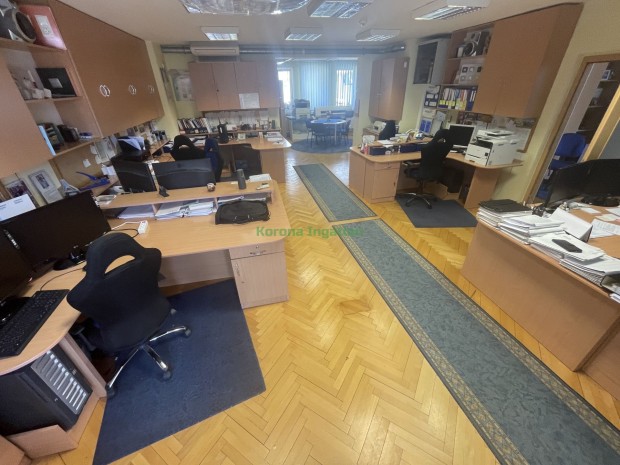 Elad� Iroda, Ny�regyh�za 95.000.000 Ft