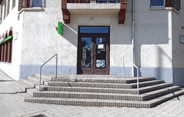 Elad� Irodah�z, Zirc