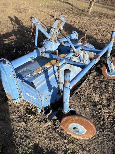 Elad� Iseki kistraktor talalajmar�