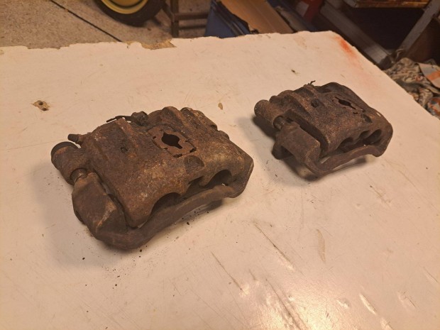 Elad Iveco Daily III bal balos els fknyereg / fkkengyel