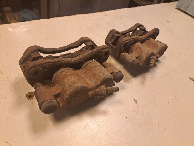 Elad Iveco Daily III jobb / jobbos els fknyereg / fkkengyel