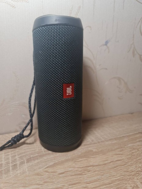 Eladó JBL Flip Essential 2 bluetooth hangszóró