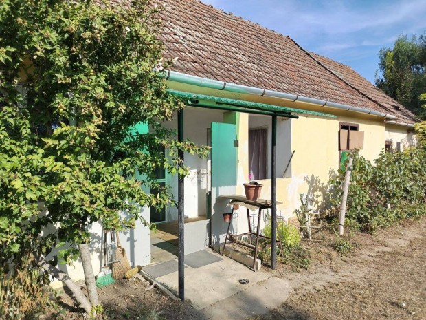 Elad� J�noshalma T�glagy�r utc�ban 75 m-es 2 szob�s v�lyogh�z!