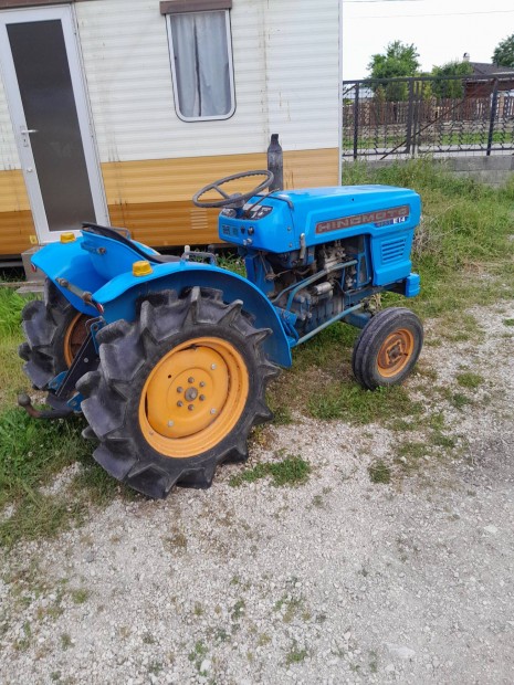 Elad Japn kistraktor Hinomoto E14