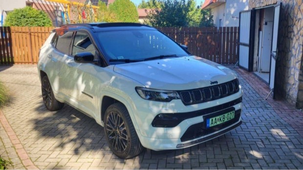 Elad Jeep vrosi terepjr