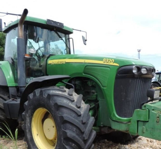 Eladó John Deere traktor