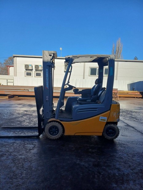 Elad� Jungheinrich elektromos targonca