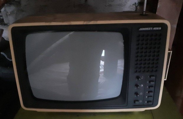 Elad Junoszt-406B tv gyjtknek