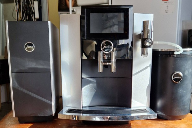 Eladó Jura S8 kávégép, csészenmelegítő, tejhűtő!