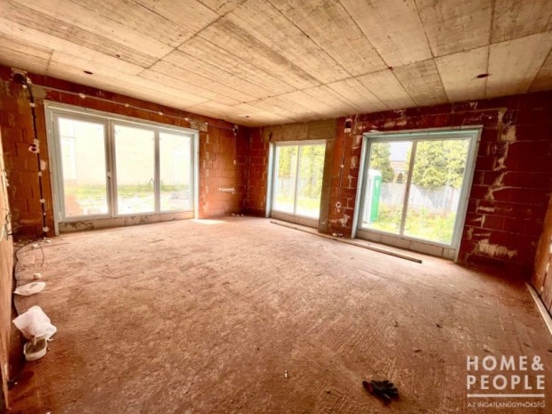 Elad� KULCSRAK�SZ �J �P�T�S� csal�di h�z, Szeged!