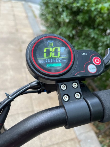 Eladó Kaabo Mantis 8. Elektromos Roller