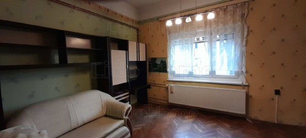 Elad� Kaposv�r belv�ros�ban 2 szob�s h�zr�sz