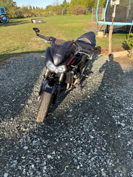 Elad Kawasaki Z750