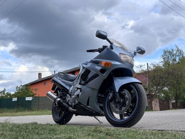 Elad Kawasaki zzr-500