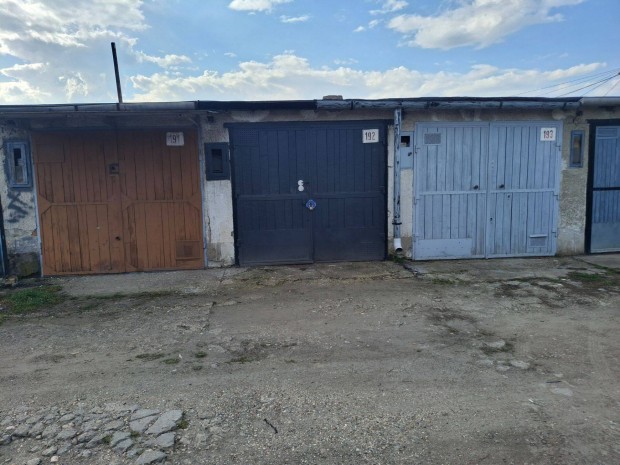 Elad� Kazincbarcikai gar�zs, als�v�rosi gar�zssoron elad�