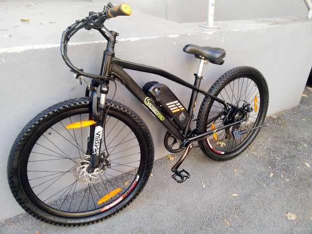 Elad Kecskemten 27,5"elektromos kerkpr