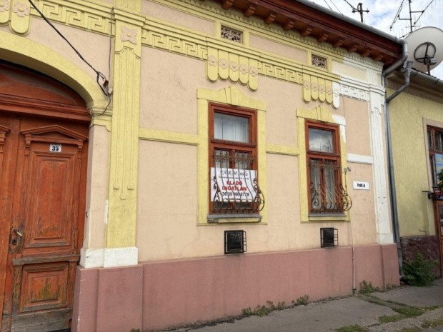 Elad� Kertes h�z - H�dmez�v�s�rhely