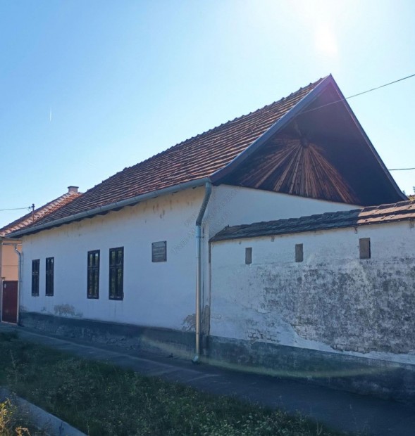 Elad� Kertes h�z - H�dmez�v�s�rhely