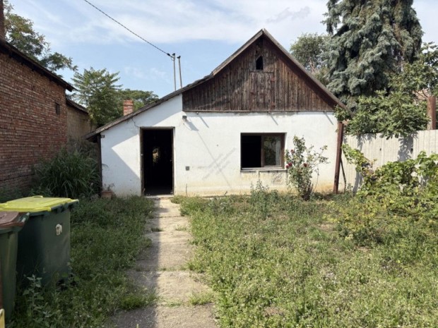 Elad� Kertes h�z - H�dmez�v�s�rhely