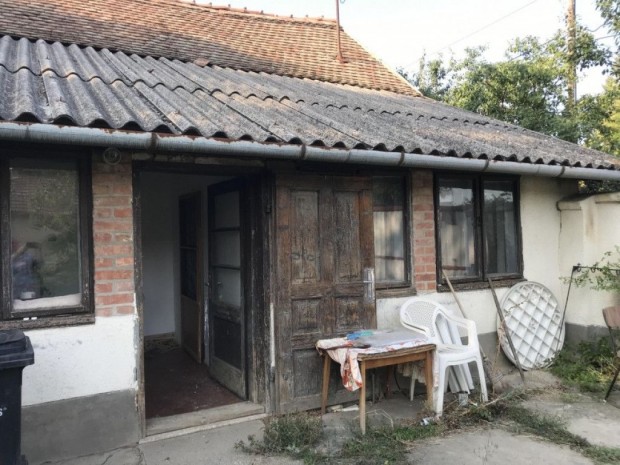 Elad� Kertes h�z - Szegv�r