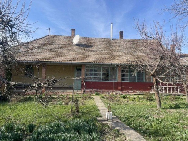 Elad� Kertes h�z - Szentes