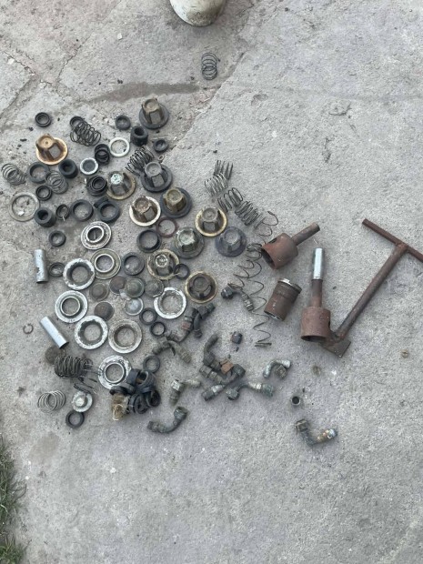 Elad� Kertitox NA alkatr�szek 