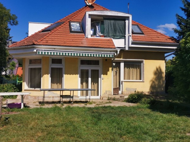 Eladó Két generációs Ház, Budapest 2. ker. Máriaremete
