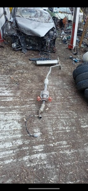 Elad� Kia Picanto 1.0 kataliz�tor (fels� / als�)