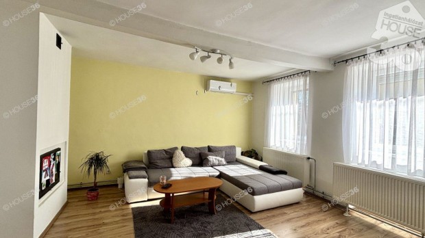 Elad� Kiskunf�legyh�z�n a Bikahegyben egy 3 szob�s csal�di h�z!