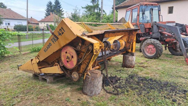 Eladó Klado Fka421 kukorica asztal