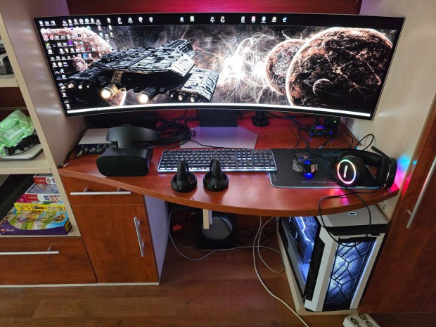 Elad Komplett Gamer PC+ Gamer monitor+ VR szemveg