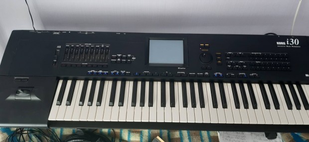 Elad Korg i30 szintetiztor