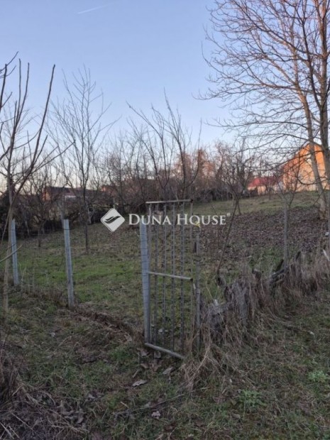 Elad� Koz�rmislenyben �p�t�s� telek