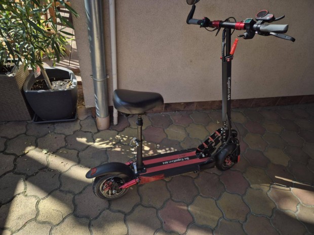 Eladó Kugo Kirin M4 elektromos roller