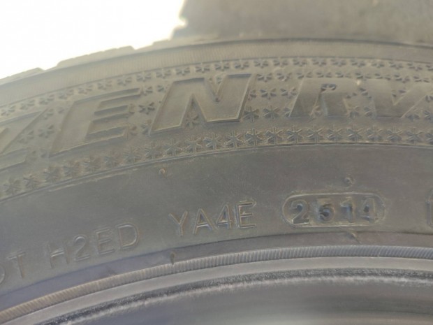 Eladó Kumho 215/60R17 téligumi