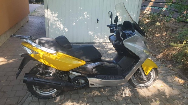 Eladó Kymco xciting500 robogó