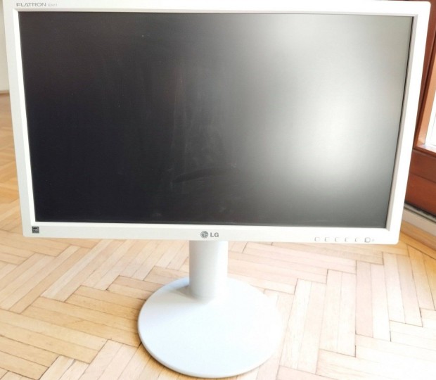 Elad LG Flatron 24" LED monitor