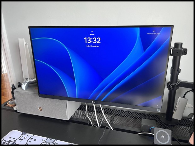Elad LG UHD monitor (27 col)