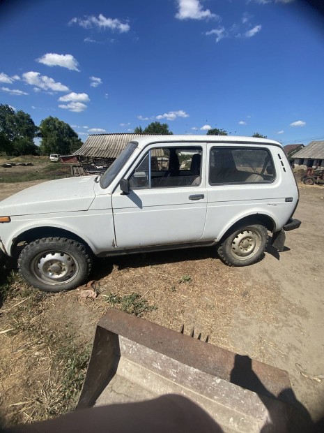 Eladó Lada Niva eladó vagy csere szarvasmarha