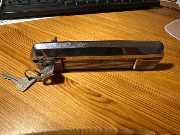 Elad� Lada kilincs