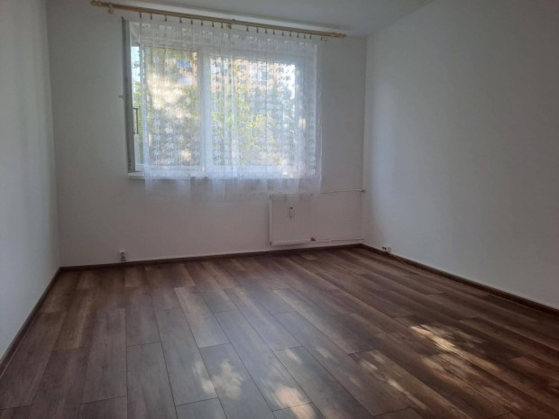 Elad� Lak�s V�rpalot�n!