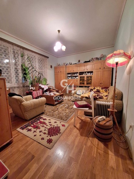 Elad� Lak�s, Balatonf�zf� 42.490.000 Ft