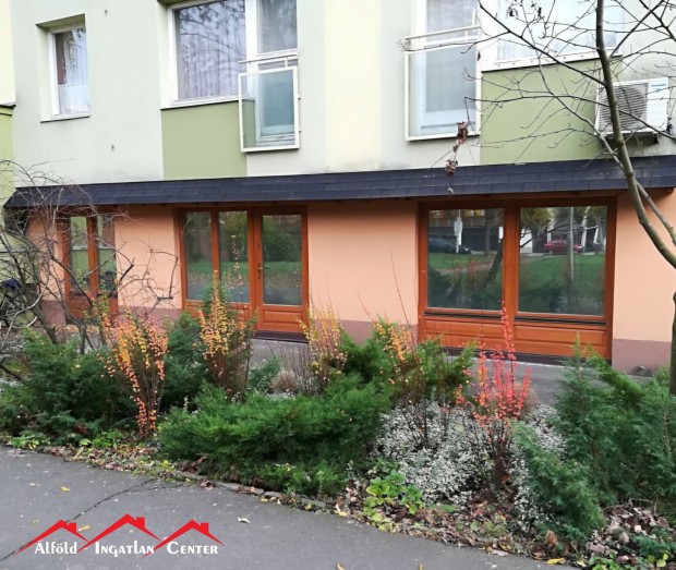 Elad� Lak�s, B�k�scsaba 24.000.000 Ft