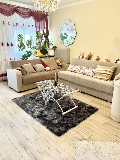 Elad� Lak�s, B�k�scsaba 29.500.000 Ft