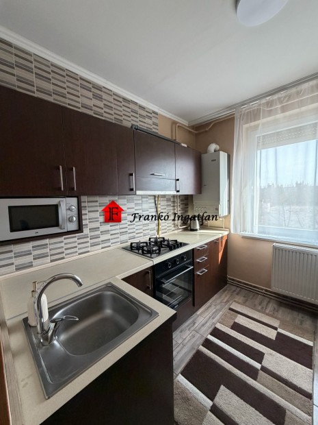 Elad� Lak�s, B�k�scsaba 37.900.000 Ft