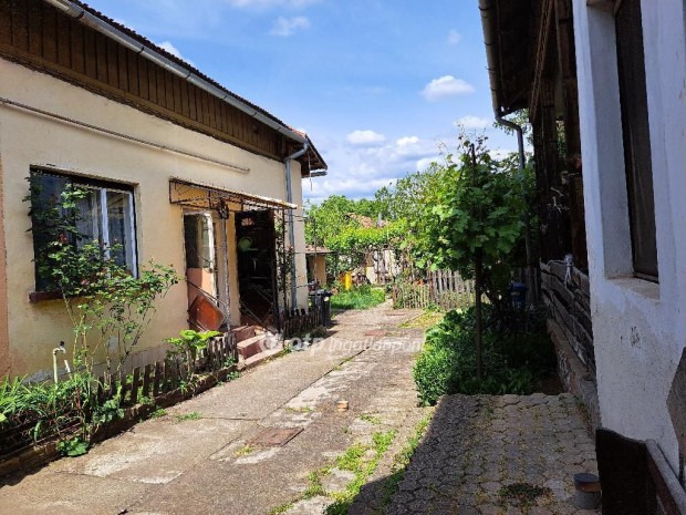 Eladó Lakás, Békéscsaba