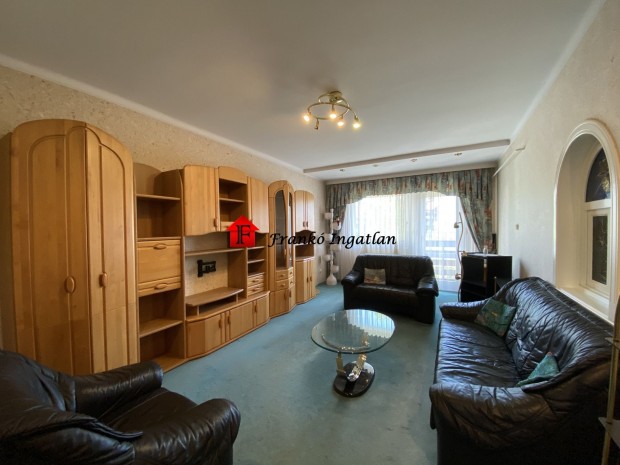 Elad� Lak�s, B�k�scsaba 59.800.000 Ft