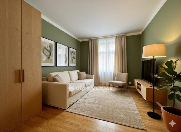 Elad� Lak�s, Budapest 10. ker.