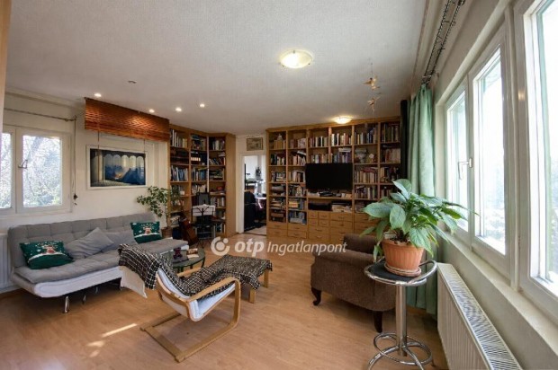 Elad� Lak�s, Budapest 13. ker.