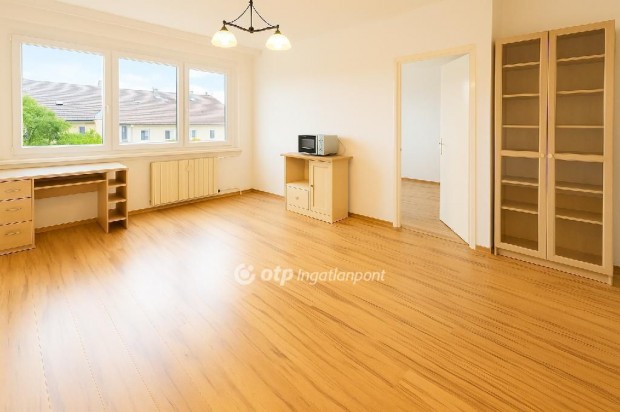 Elad� Lak�s, Budapest 13. ker.